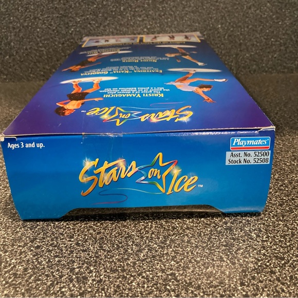 NRFB Kristi Yamaguchi, by Playmates, Stars on Ice 1998 # 52508 - Picture 7 of 9